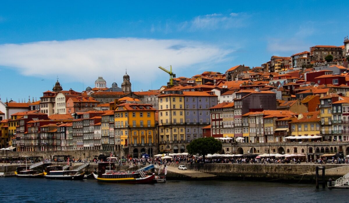 The Benefits of Citizenship Programs for Businesses